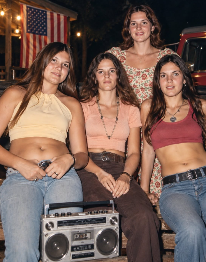Women in the 1970s L00k Closely. What Do You Notice First?